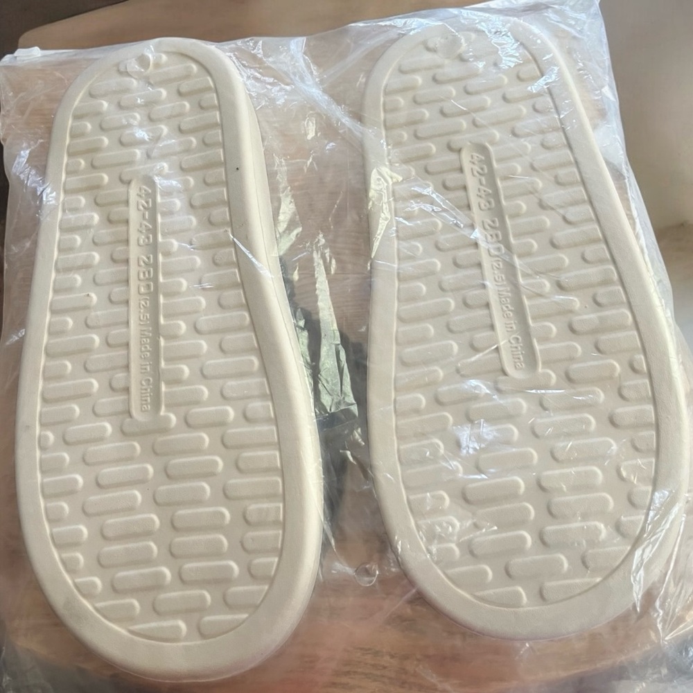 Women’s Slide Sandals NWT - Picture 6 of 6
